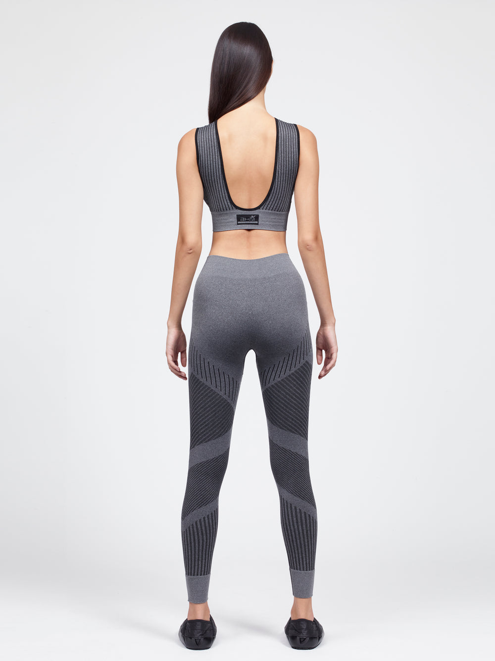Bare back sport bra with flow leggings set gray black