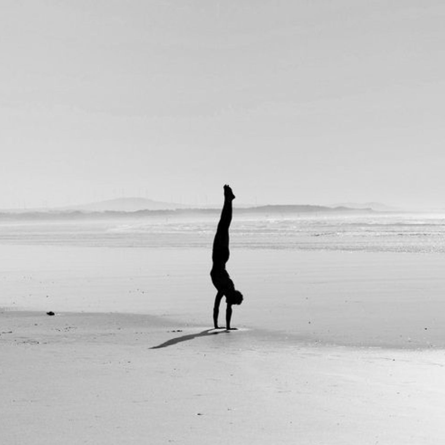 Perfecting the Handstand: A Journey to Balance and Strength