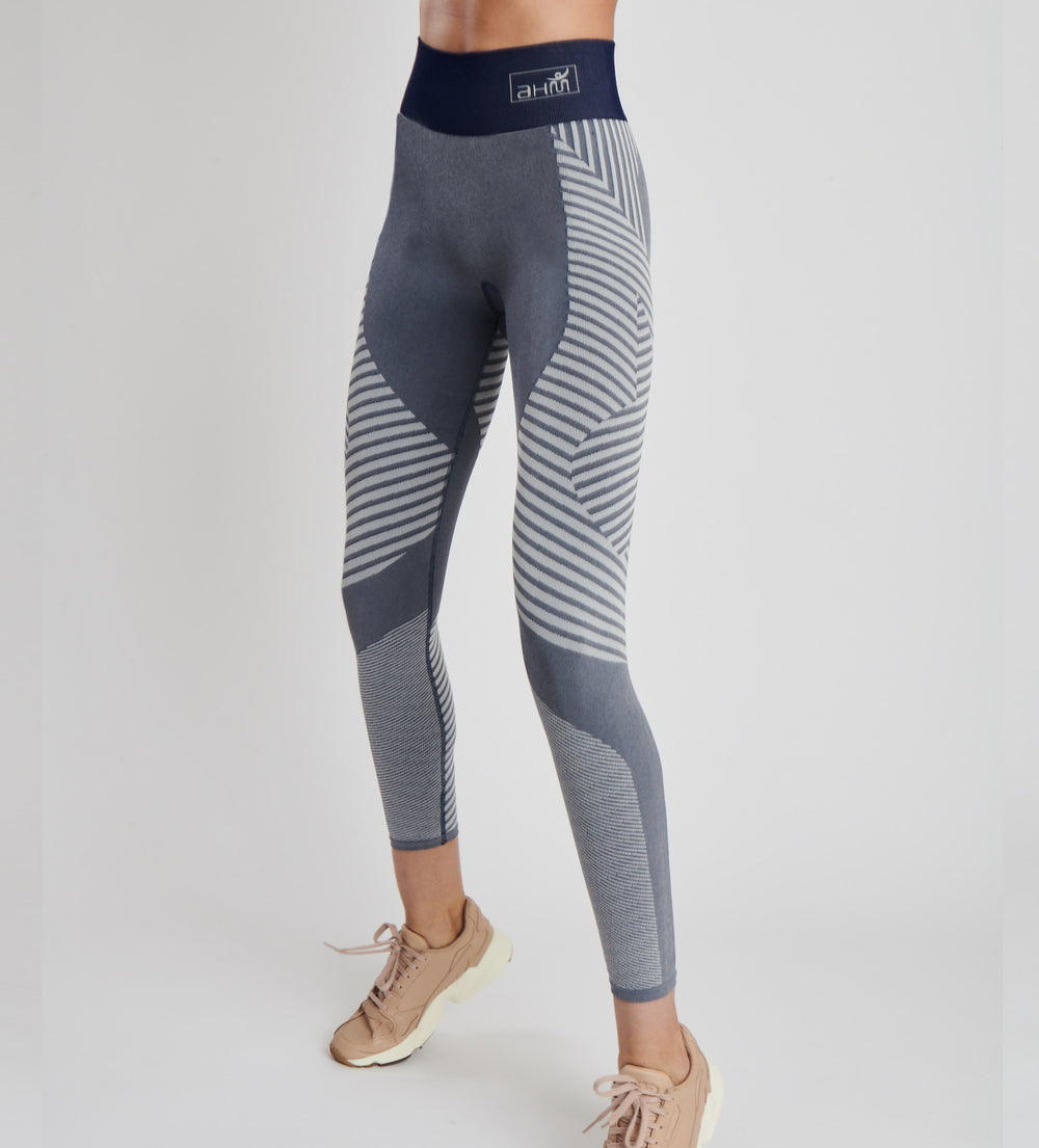 Ultra Compression Legging Color Navy Front View
